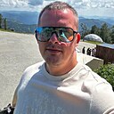 Знакомства: Кирилл, 32 года, Омск