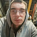 Знакомства: Максим, 22 года, Симферополь