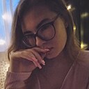 Знакомства: Эвелина, 18 лет, Архангельск