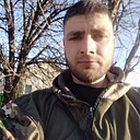 Знакомства: Макс, 32 года, Отрадная