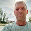 Знакомства: Lucian L, 47 лет, Iași