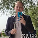 Знакомства: Александр, 27 лет, Москва