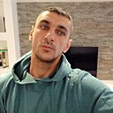 Знакомства: Razvy, 37 лет, Ploiești