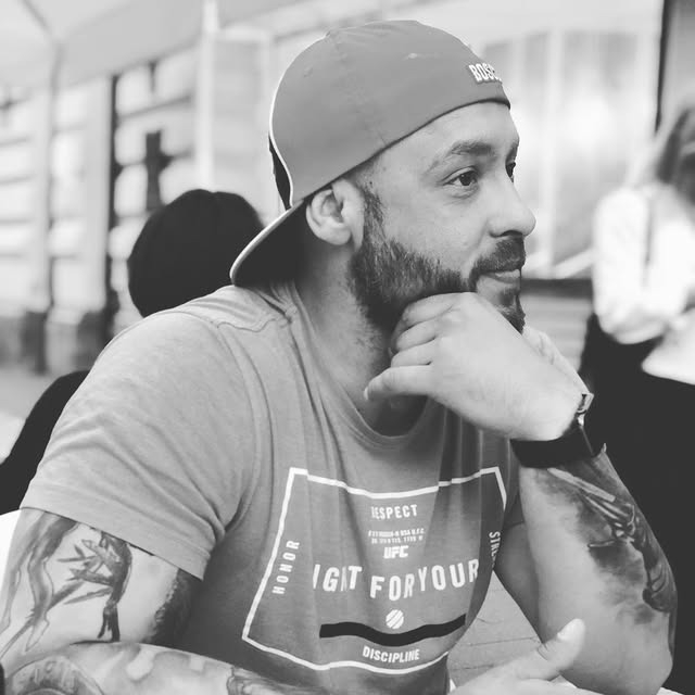 Знакомства: Виталик, 37 лет, Вологда