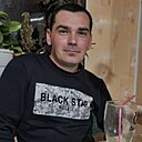 Знакомства: Максим, 31 год, Волжский