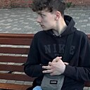 Знакомства: Артем, 22 года, Киров