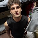 Знакомства: Кудрявый, 20 лет, Москва