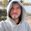 Знакомства: Павел, 40 лет, Москва