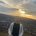 Знакомства: Макс, 21 год, Уфа