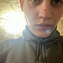 Знакомства: Илья, 24 года, Льгов