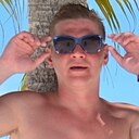 Знакомства: Денис, 41 год, Симферополь