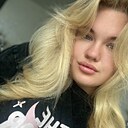 Знакомства: Анютка, 23 года, Ялта