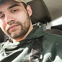 Знакомства: Илья, 27 лет, Новоазовск