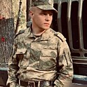 Знакомства: Данил, 21 год, Новоалтайск