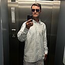 Знакомства: Виктор, 38 лет, Карачаевск