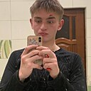 Знакомства: Макс, 22 года, Волгоград