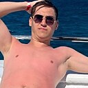 Знакомства: Ильяс, 21 год, Елабуга