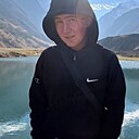 Знакомства: Максим, 18 лет, Нурлат