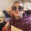 Знакомства: Andrei, 21 год, Reșița