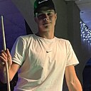 Знакомства: Максим, 22 года, Бобров