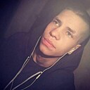 Знакомства: Олег, 22 года, Кривой Рог