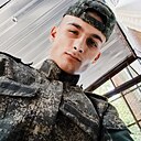 Знакомства: Александр, 21 год, Алчевск