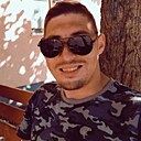 Знакомства: Виктор Новоселов, 26 лет, Кинель