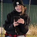 Знакомства: Adriana, 22 года, Găeşti