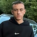 Знакомства: Максим, 18 лет, Кимовск