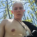 Знакомства: Maks, 19 лет, Асино