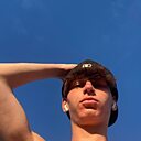 Знакомства: Milan, 18 лет, București