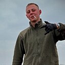 Знакомства: Кирилл, 23 года, Луганск