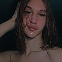 Знакомства: Вика, 18 лет, Белогорск