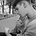 Знакомства: Alex, 26 лет, Круглое