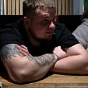 Знакомства: Максим, 22 года, Слоним