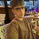 Знакомства: Максим, 18 лет, Томск