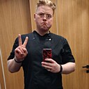 Знакомства: Денис, 26 лет, Губкинский