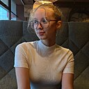 Знакомства: Полина, 18 лет, Саратов