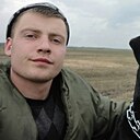 Знакомства: Илья, 26 лет, Новошахтинск