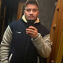 Знакомства: Максим, 22 года, Азов