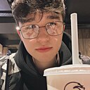 Знакомства: Максим, 21 год, Орехово-Зуево