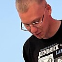 Знакомства: Артем, 21 год, Саратов