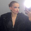 Знакомства: Лена, 23 года, Москва