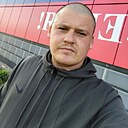 Знакомства: Артем, 31 год, Саратов