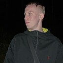 Знакомства: Максим, 19 лет, Трехгорный