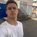 Знакомства: Евгений, 21 год, Москва