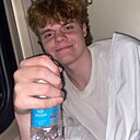 Знакомства: Артемий, 19 лет, Москва