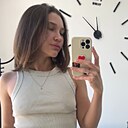 Знакомства: Валерия, 27 лет, Екатеринбург