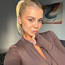 Знакомства: Арина, 19 лет, Санкт-Петербург