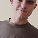 Знакомства: Антон, 24 года, Хабаровск